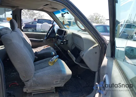 1997 GMC Sierra 1500 Sl Wideside z USA, uszkodzony, nr VIN 2GTEC19W4V1501463